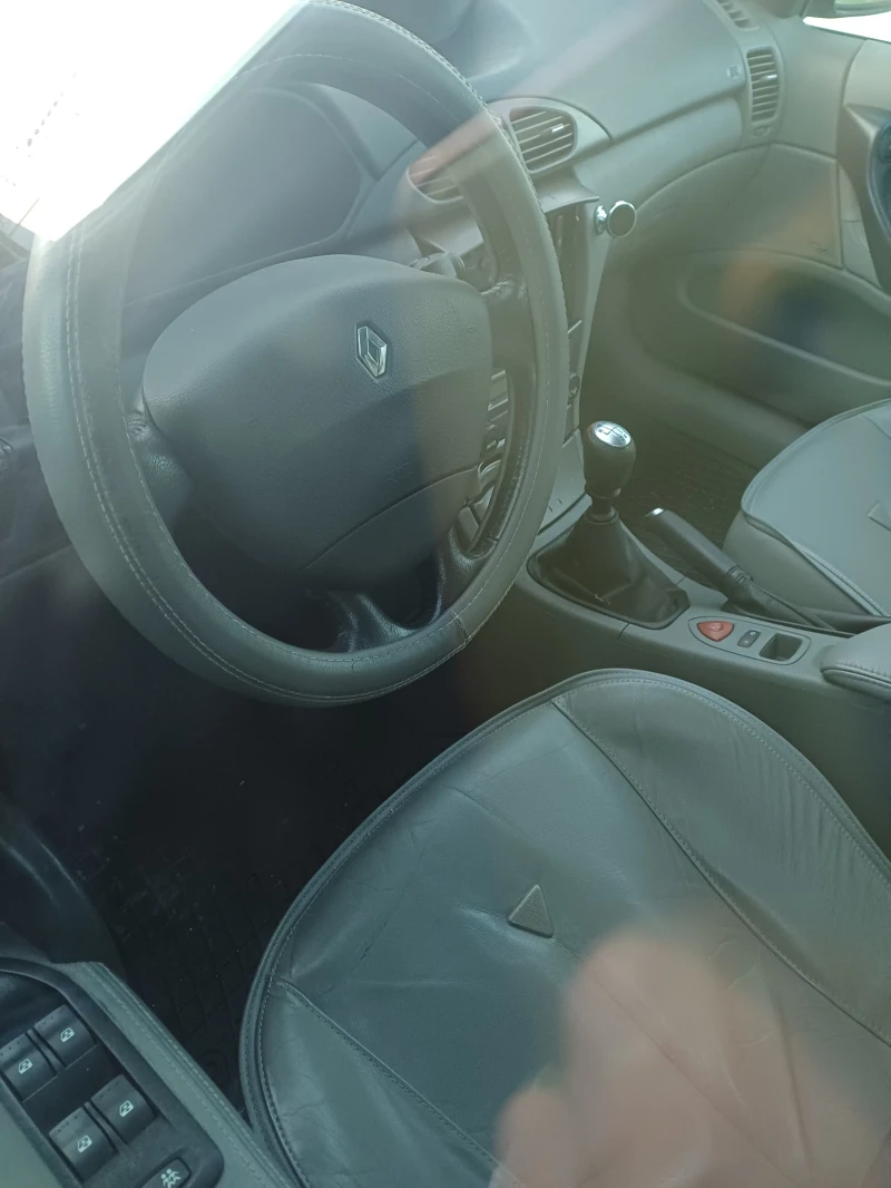 Renault Laguna 1.9 DCTI, снимка 5 - Автомобили и джипове - 53500331