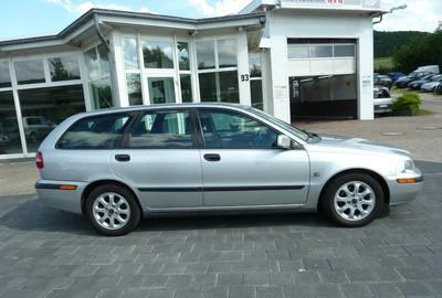 Volvo V40 1.9tdi разпродажба, снимка 2 - Автомобили и джипове - 4995870