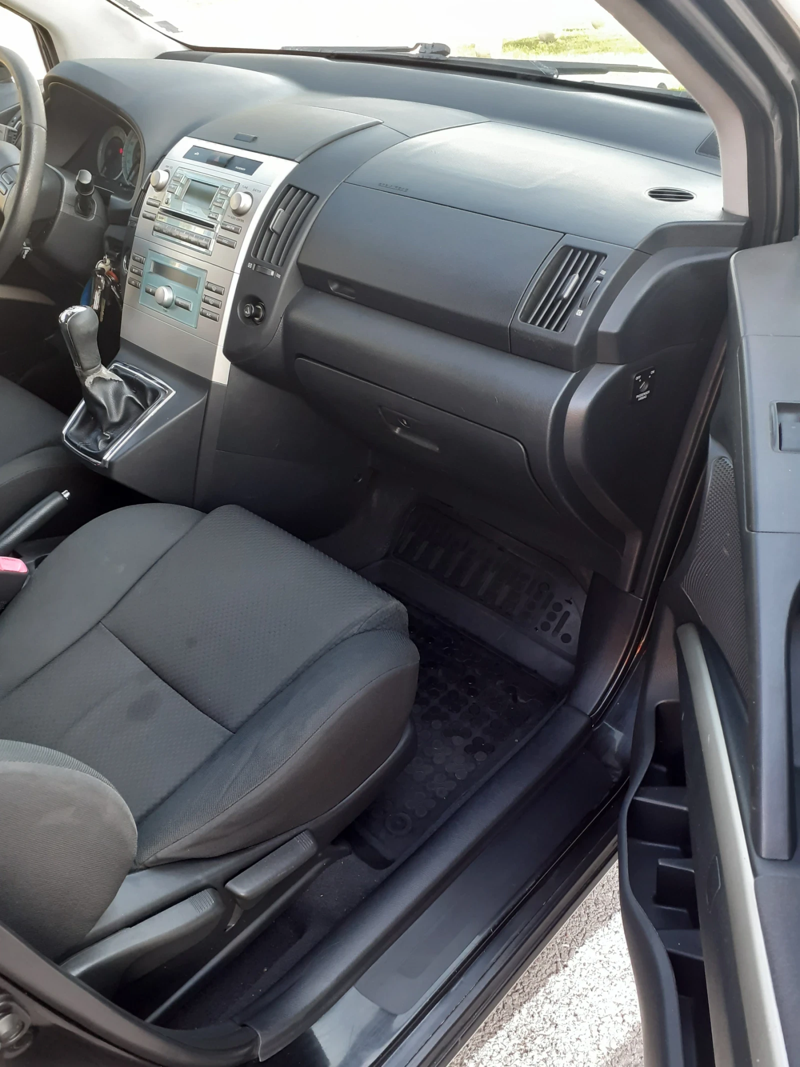 Toyota Corolla verso  - изображение 4