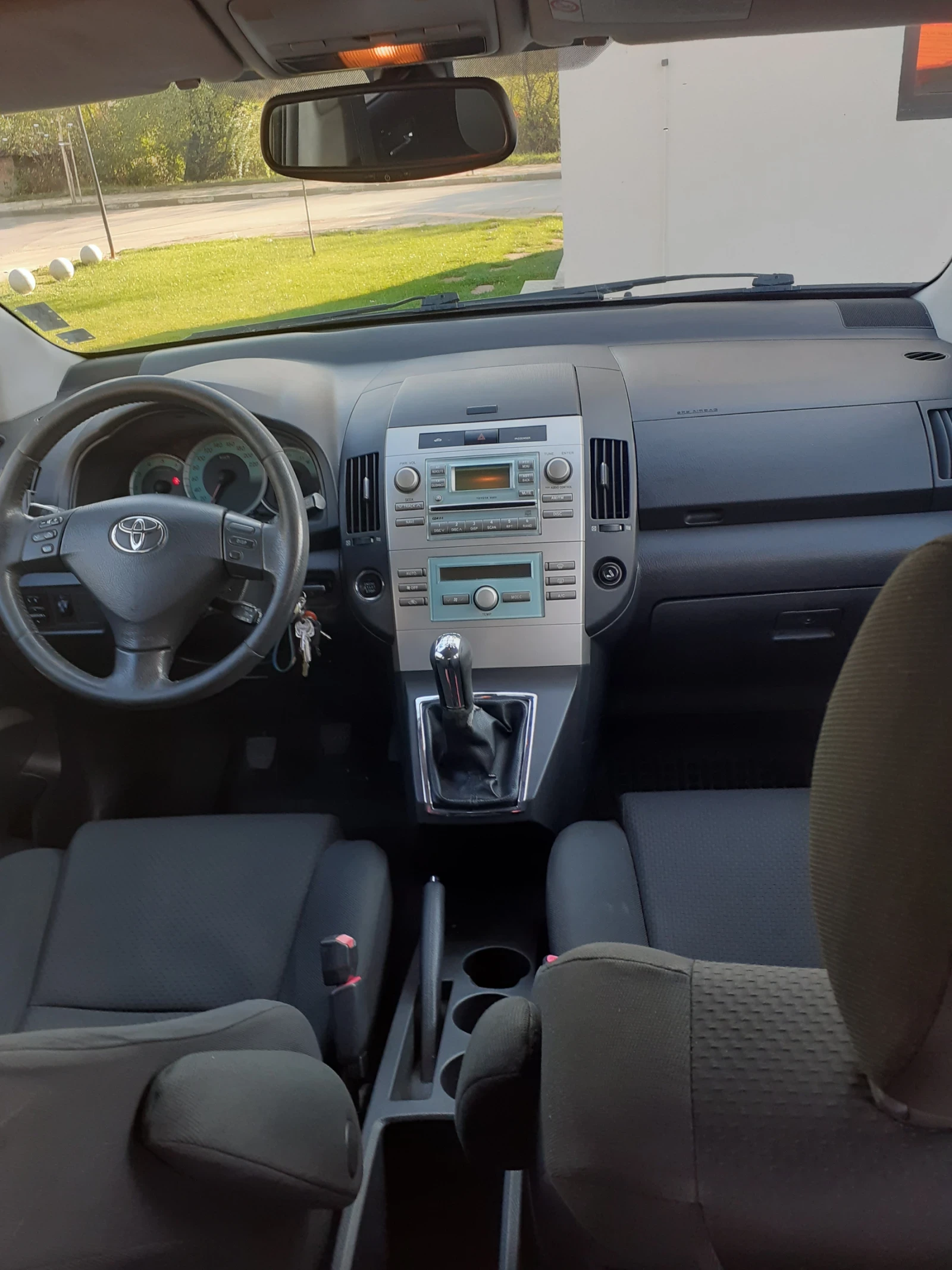 Toyota Corolla verso  - изображение 3
