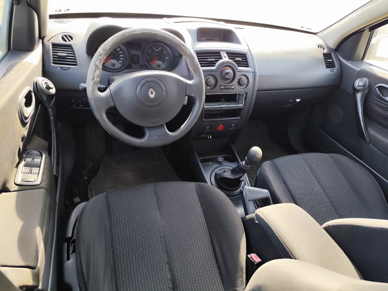 Renault Megane 1.9DCI - изображение 6