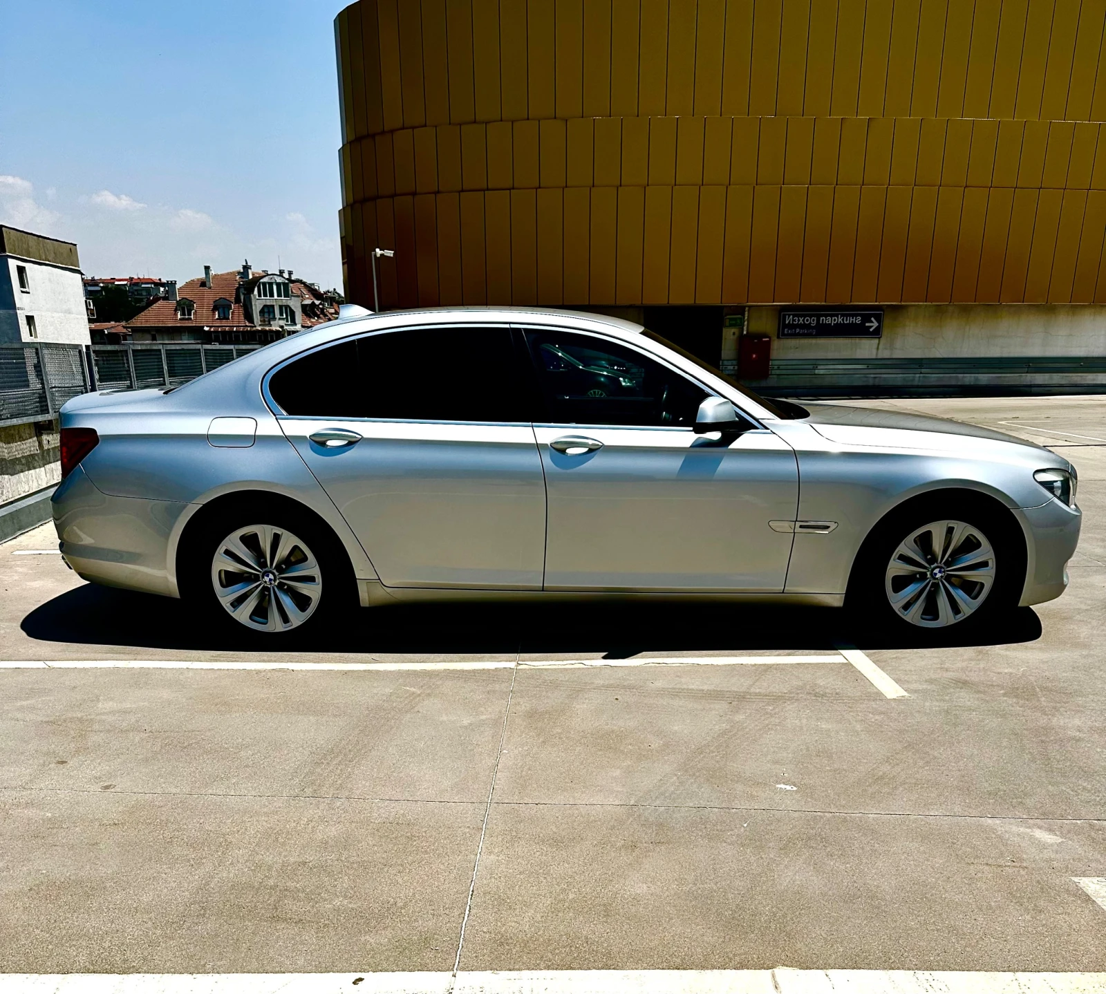 BMW 740 ОБДУХВАНЕ, ВАКУУМ, НАПЪЛНО ОБСЛУЖЕНА - изображение 4