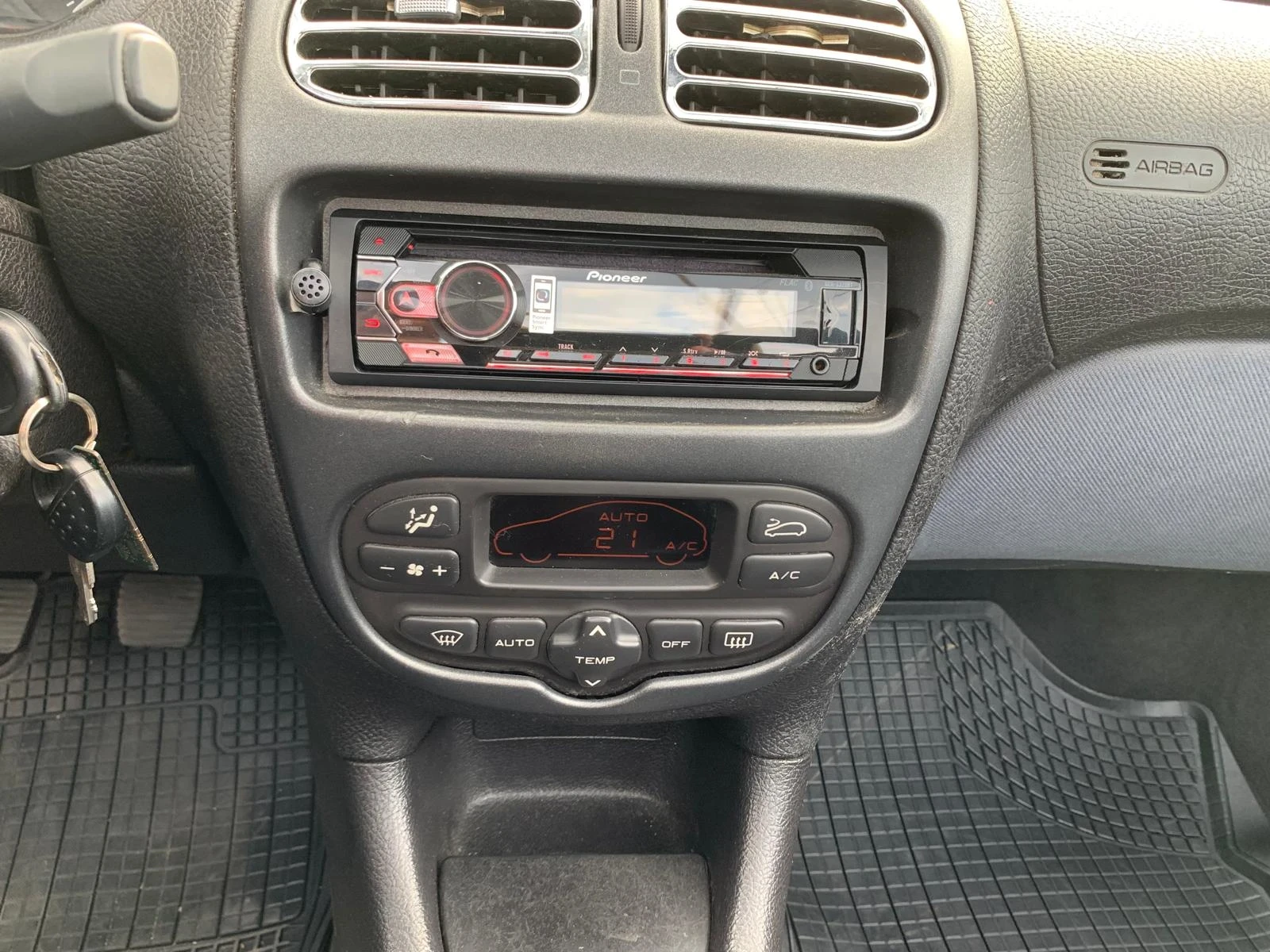 Peugeot 206 СС Кабрио Климатроник 1.6 Бензин - изображение 9