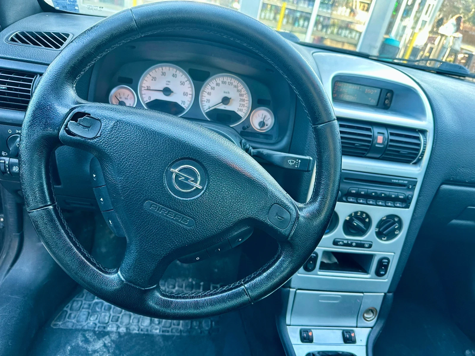 Opel Astra Bertone - изображение 8