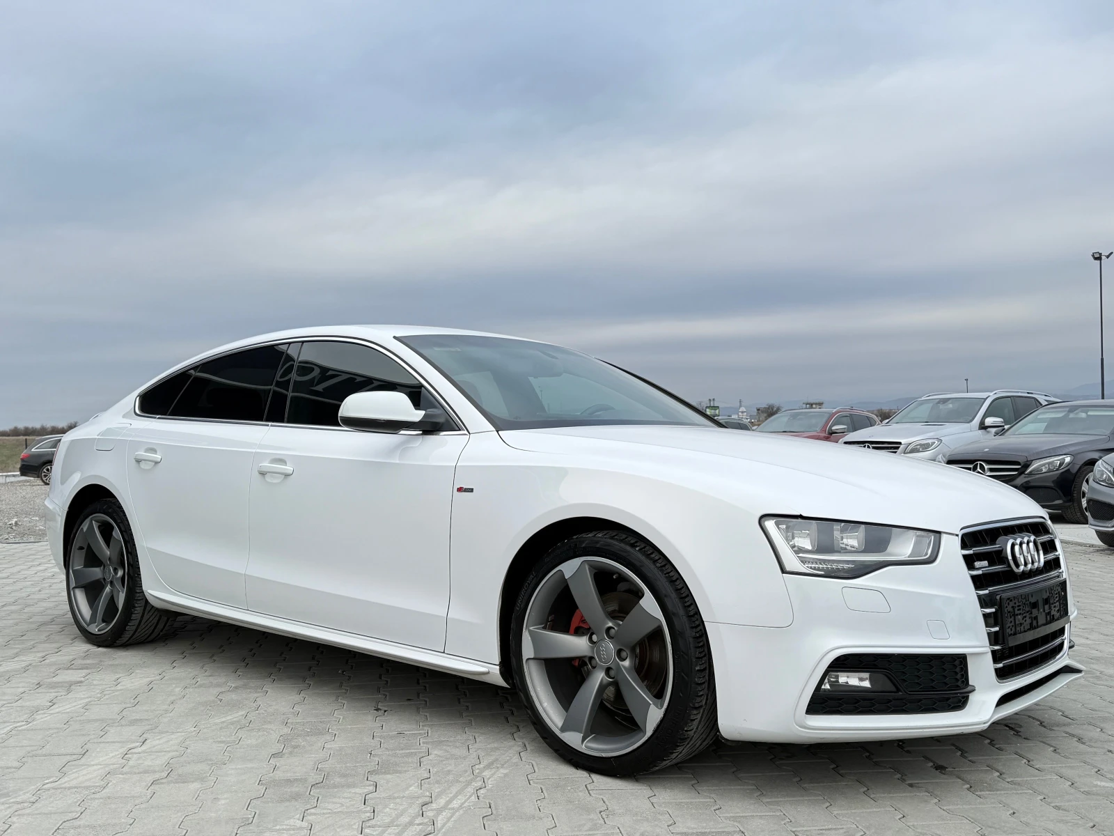 Audi A5 2.0TDI 190 ks S line Собствен лизинг !!! - изображение 3