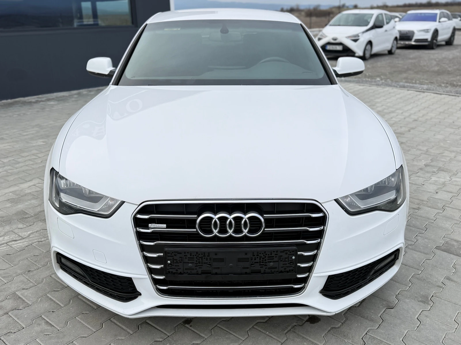 Audi A5 2.0TDI 190 ks S line Собствен лизинг !!! - изображение 2