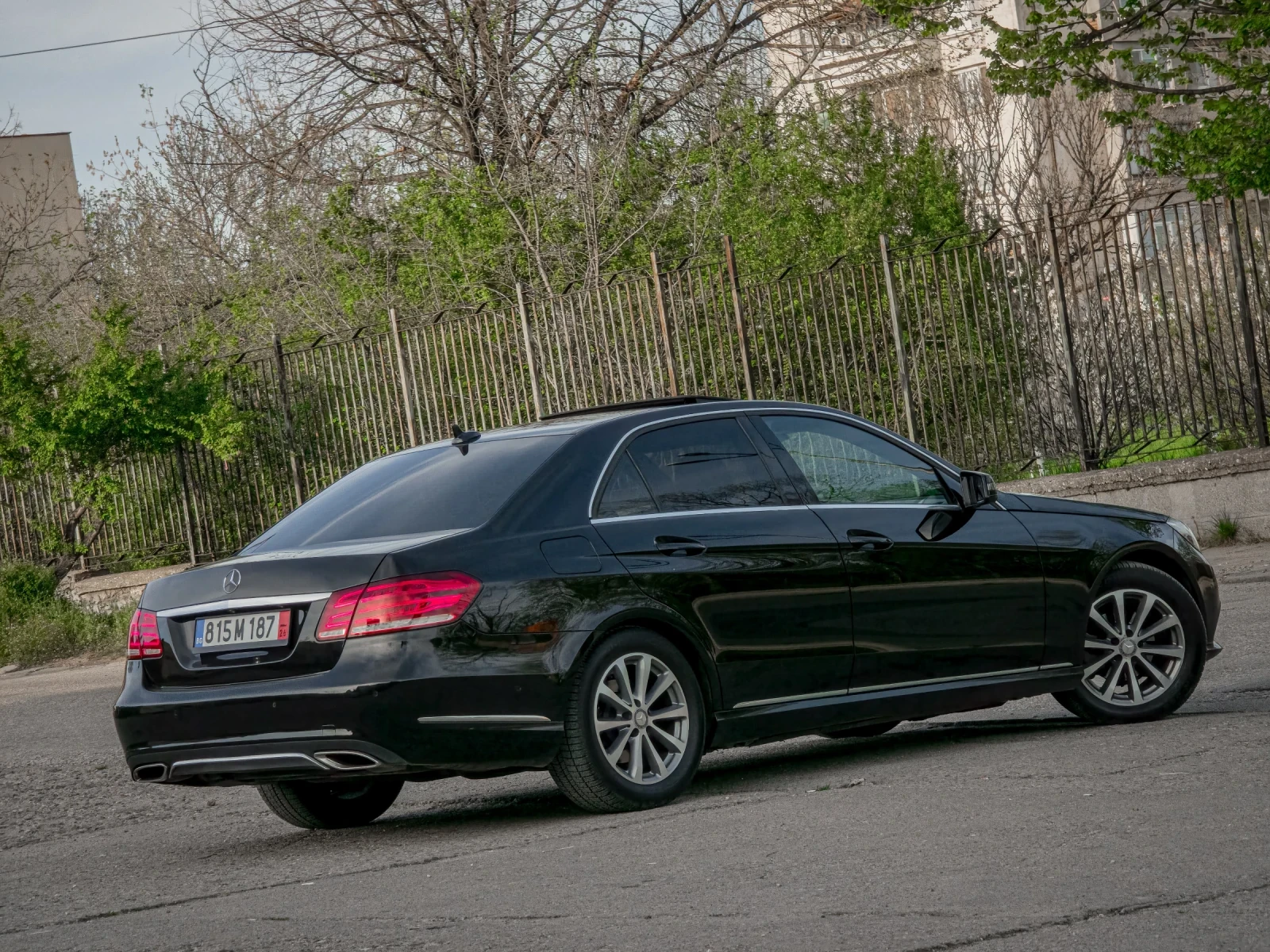 Mercedes-Benz E 220 7G-Tronic/LED/Шибедах/Подгрев/, снимка 5 - Автомобили и джипове - 54974526