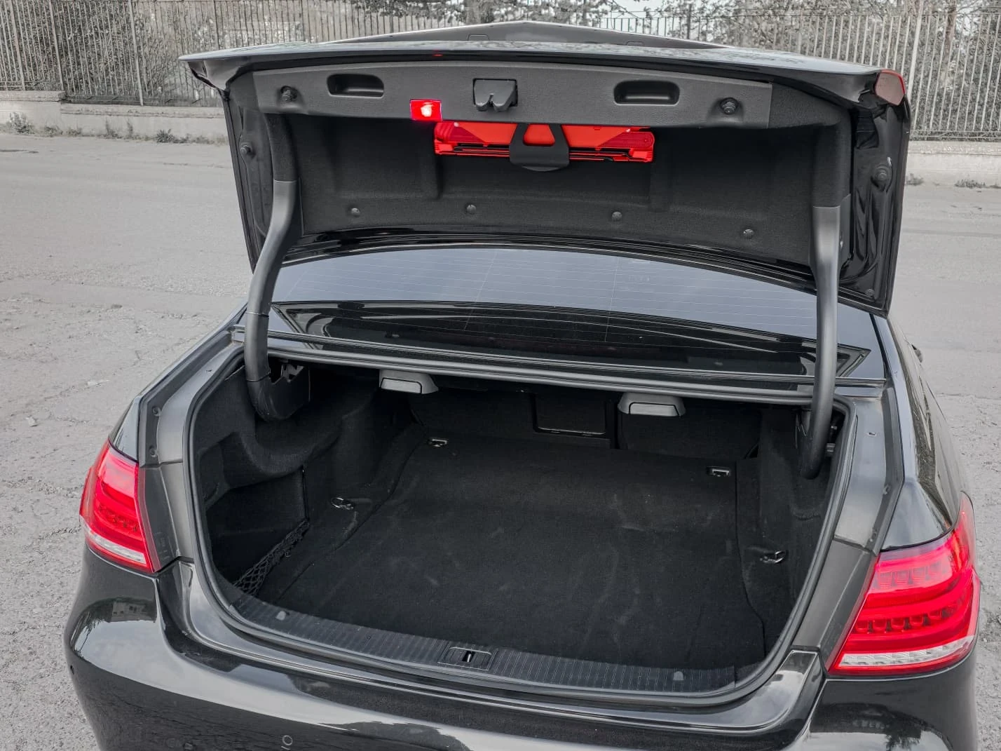 Mercedes-Benz E 220 7G-Tronic/LED/Шибедах/Подгрев/, снимка 17 - Автомобили и джипове - 54238962