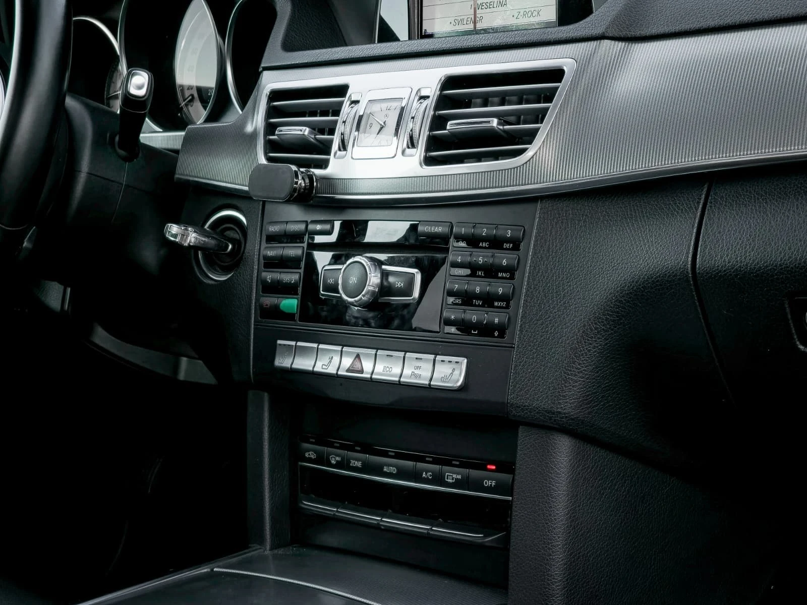 Mercedes-Benz E 220 7G-Tronic/LED/Шибедах/Подгрев/, снимка 12 - Автомобили и джипове - 54238962