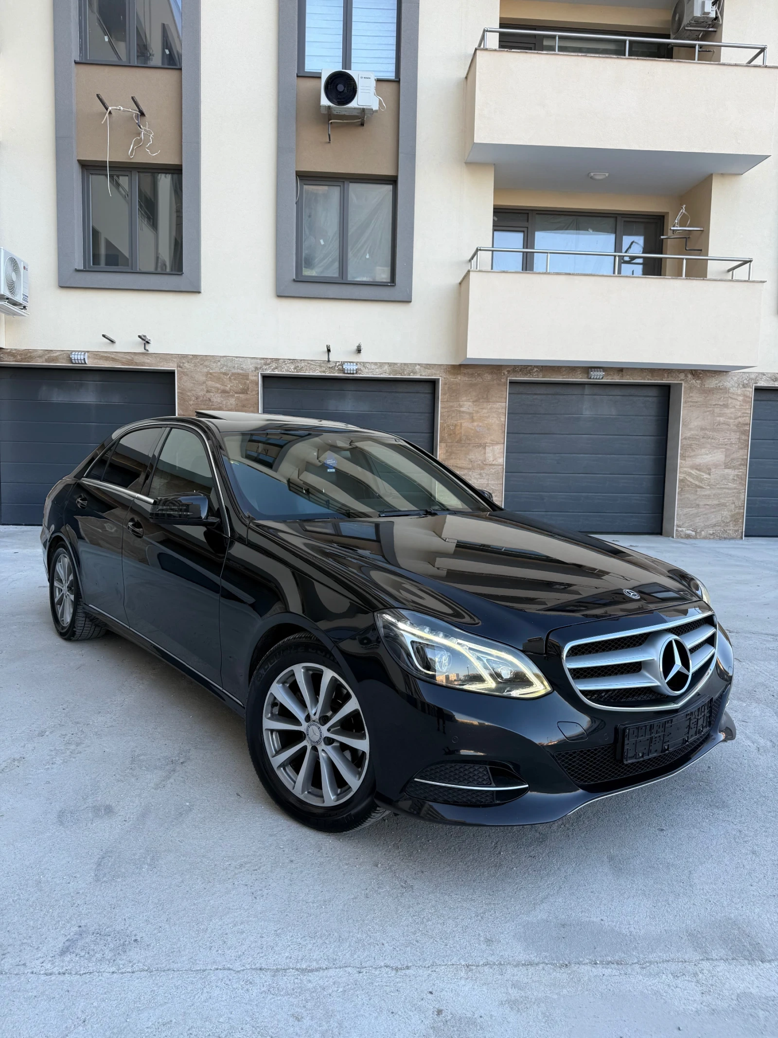 Mercedes-Benz E 220 7G-Tronic/LED/Шибедах , снимка 3 - Автомобили и джипове - 53853008