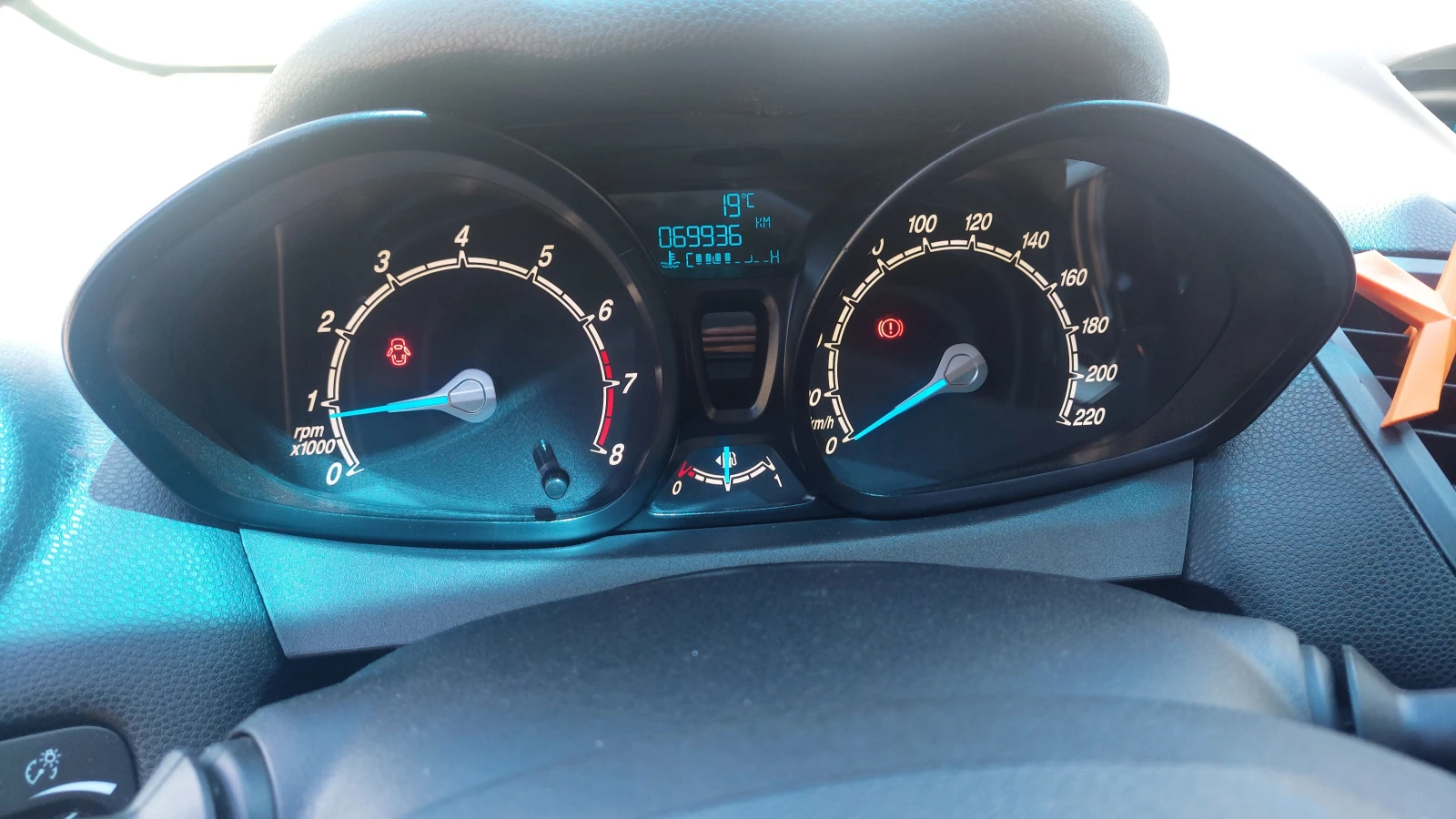 Ford Fiesta 69000 км. , снимка 6 - Автомобили и джипове - 54244608