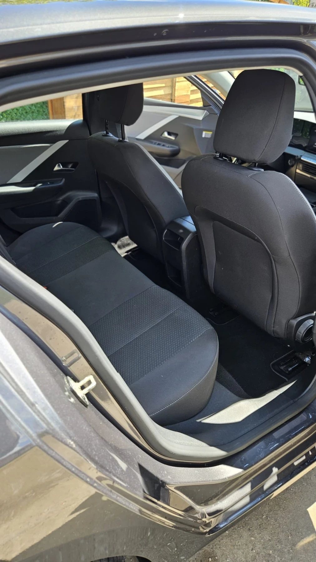 Opel Astra 1.2 business edition , снимка 11 - Автомобили и джипове - 54290195