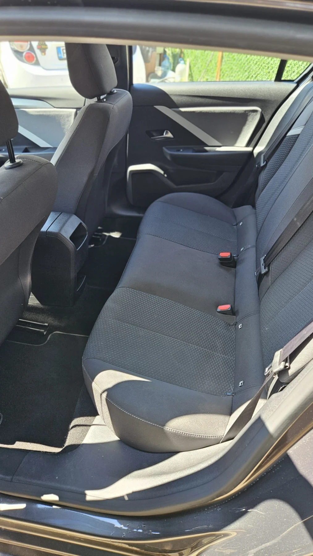 Opel Astra 1.2 business edition , снимка 12 - Автомобили и джипове - 54290195