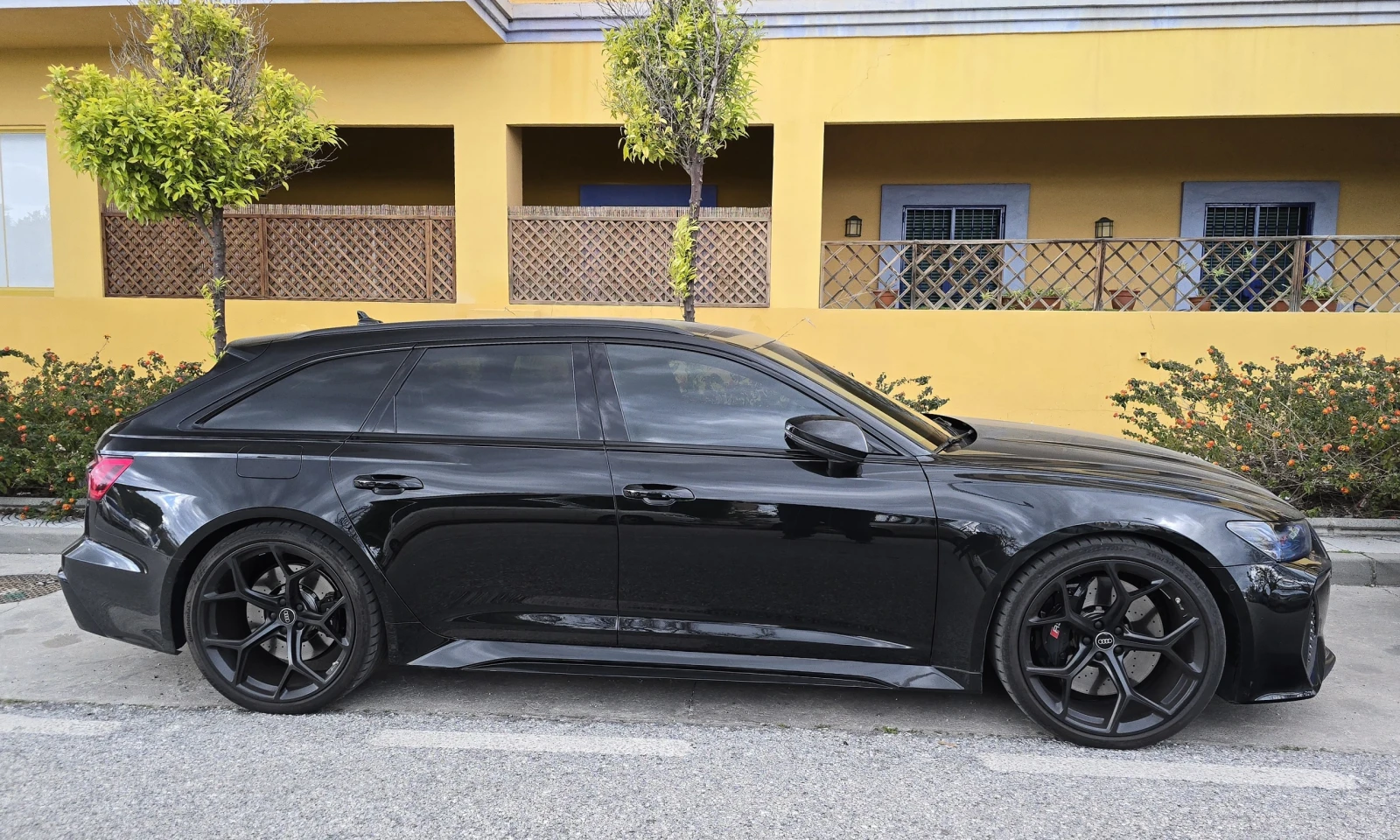 Audi Rs6 Avant Performance 4.0 TFSI V8 Quattro , снимка 2 - Автомобили и джипове - 54427727