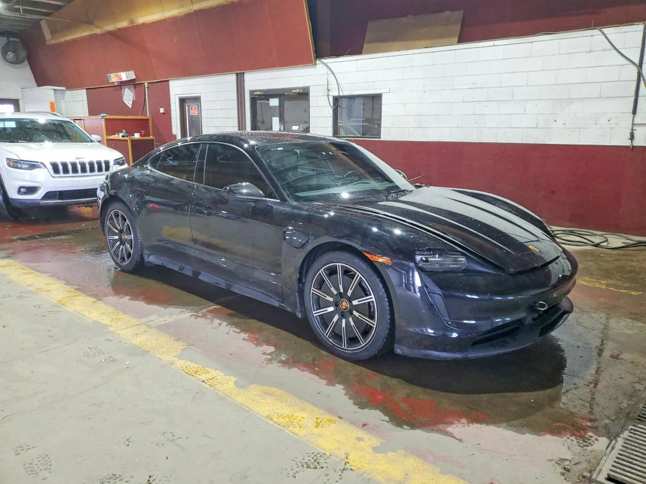Porsche Taycan, снимка 4 - Автомобили и джипове - 54446299