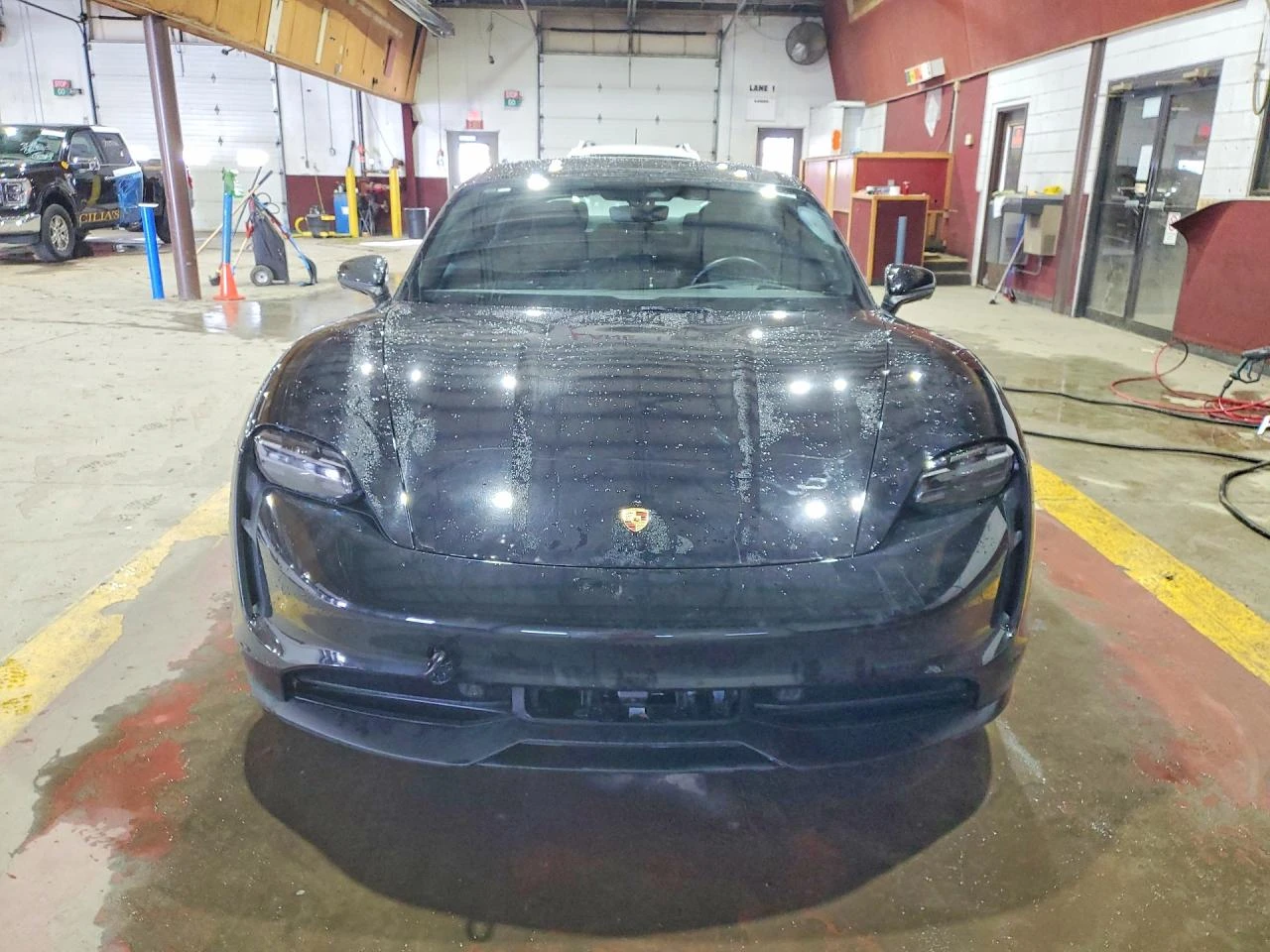 Porsche Taycan, снимка 5 - Автомобили и джипове - 54446299