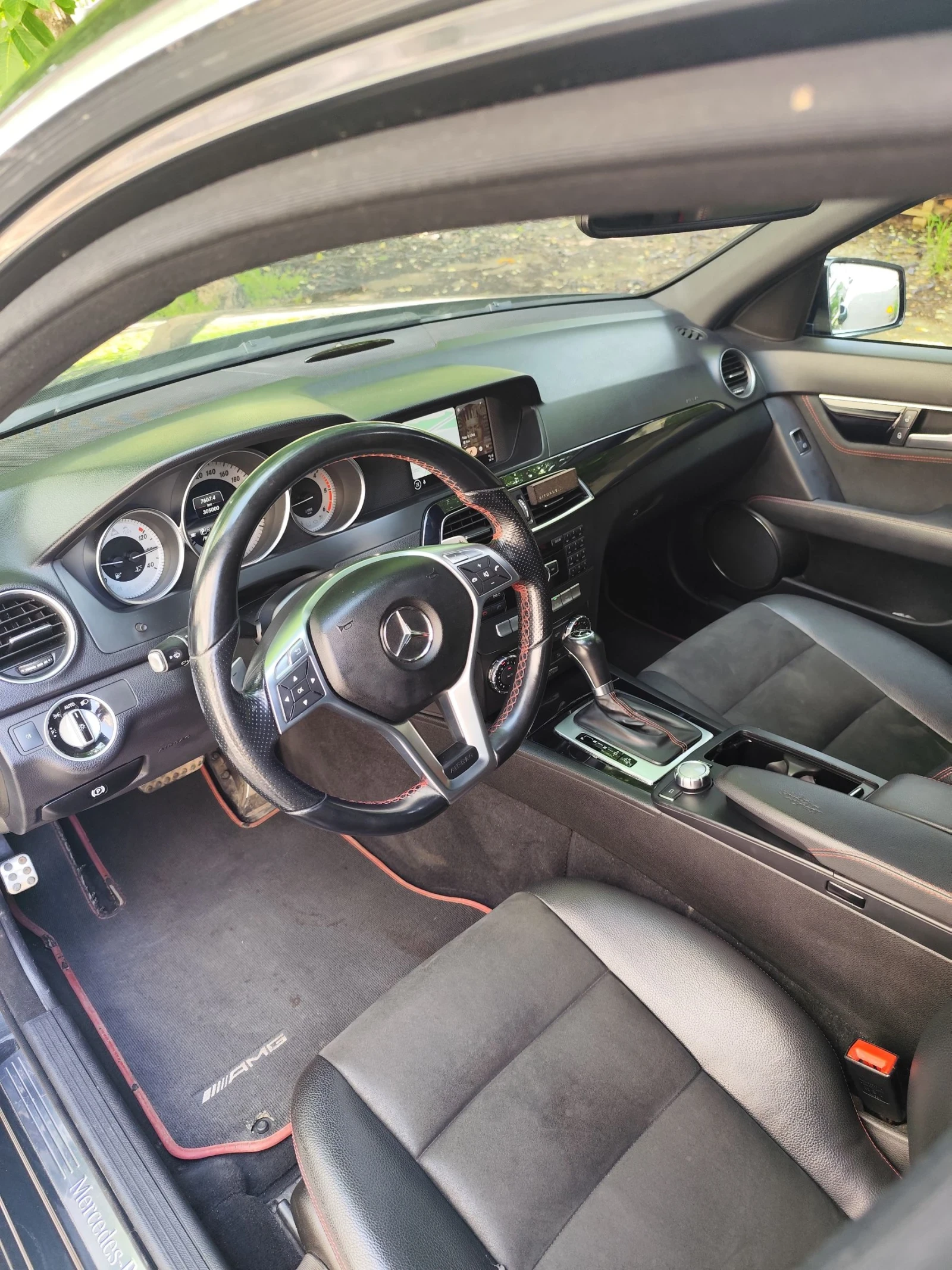 Mercedes-Benz C 250 AMG Sport+ 4matic, снимка 12 - Автомобили и джипове - 54701079