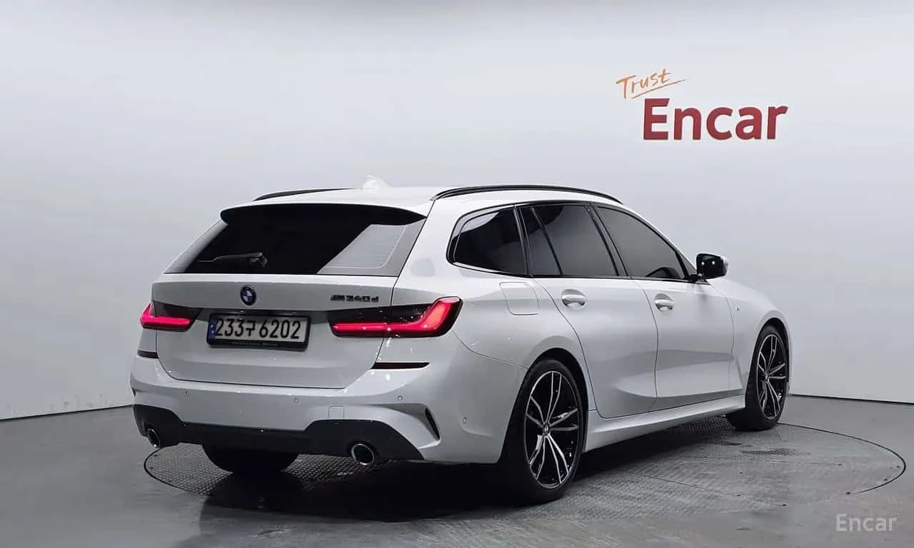 BMW 320 320d Touring M Sport * ФИНАНСИРАНЕ, снимка 2 - Автомобили и джипове - 55565950