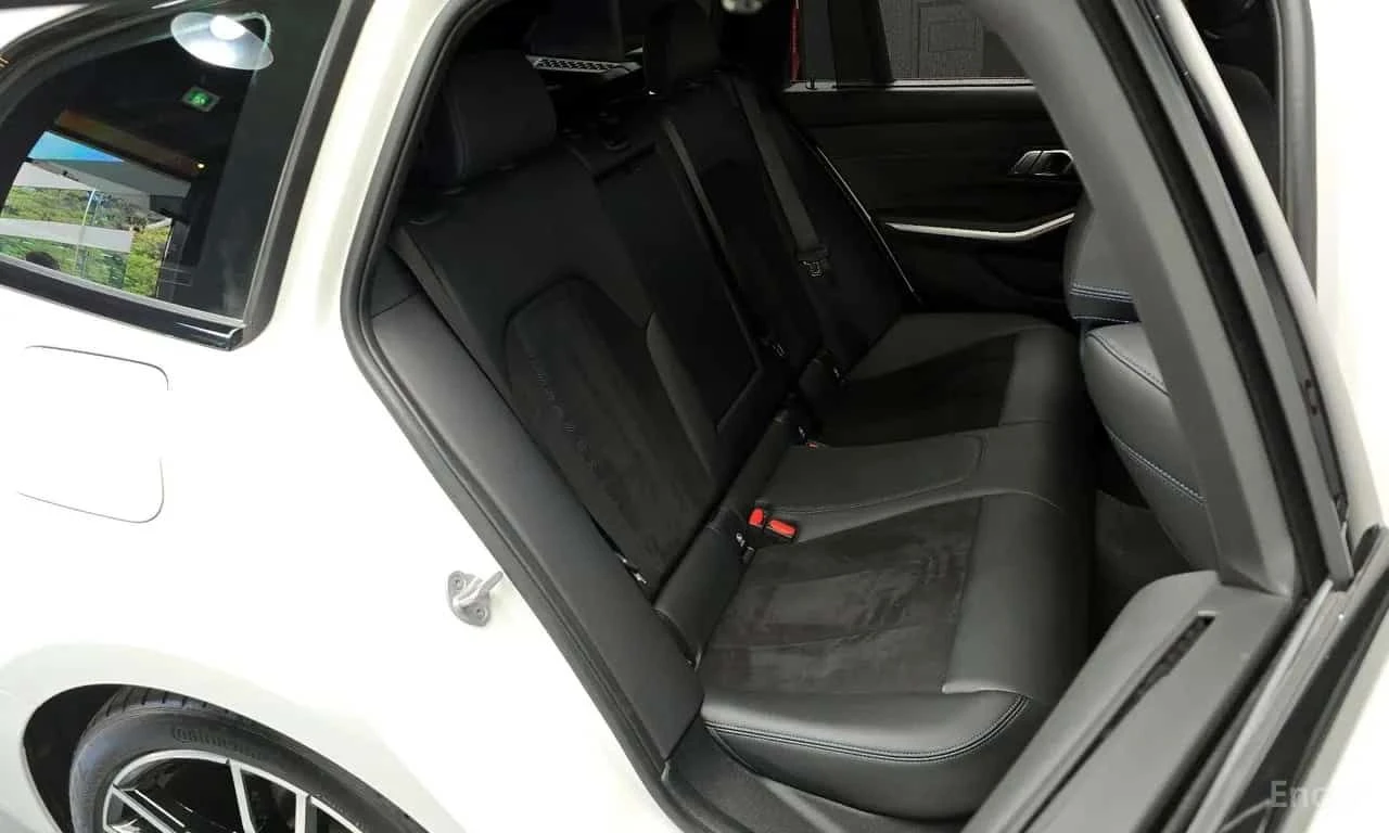 BMW 320 320d Touring M Sport * ФИНАНСИРАНЕ, снимка 12 - Автомобили и джипове - 55565950