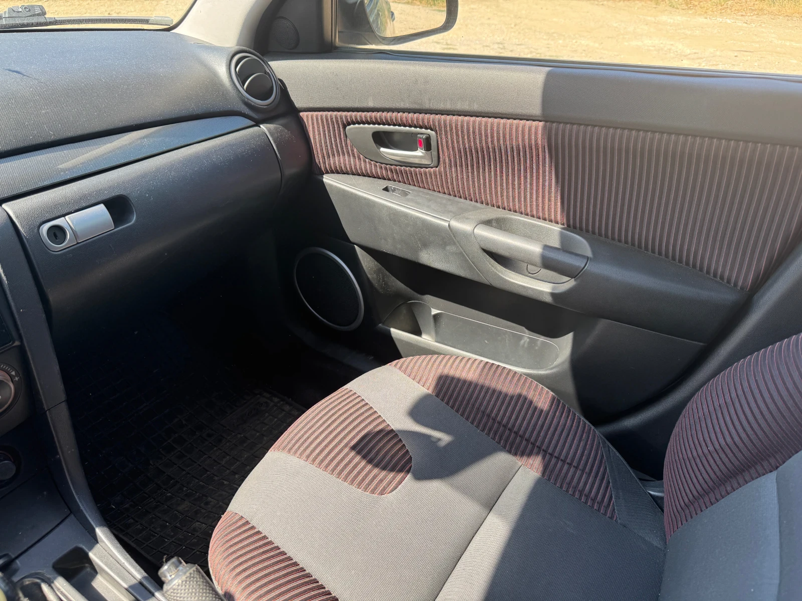Mazda 3 2.0, снимка 7 - Автомобили и джипове - 55679496