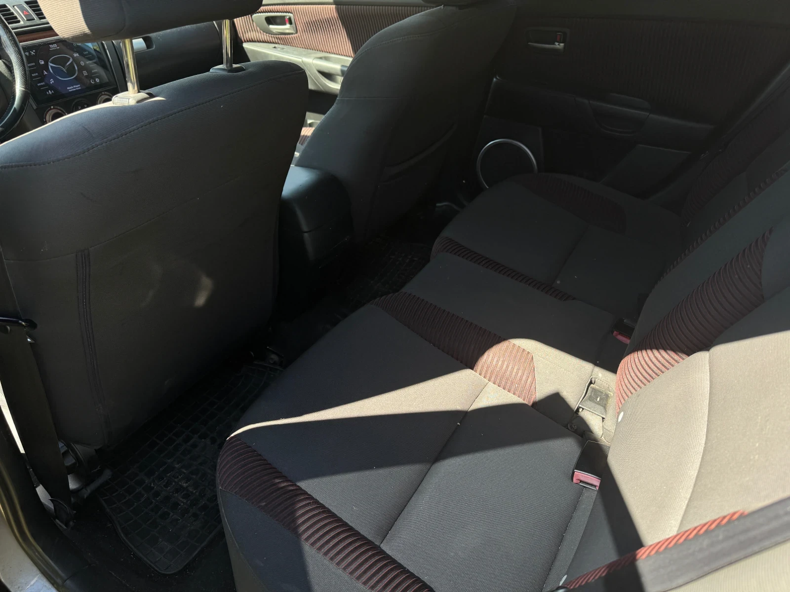 Mazda 3 2.0, снимка 8 - Автомобили и джипове - 55679496