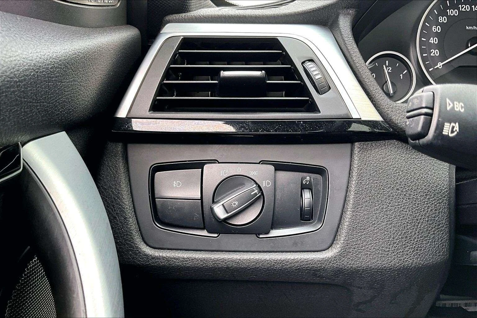 BMW 328 i XDRIVE LEATHER | SUNROOF | BLUETOOTH, снимка 16 - Автомобили и джипове - 56003029