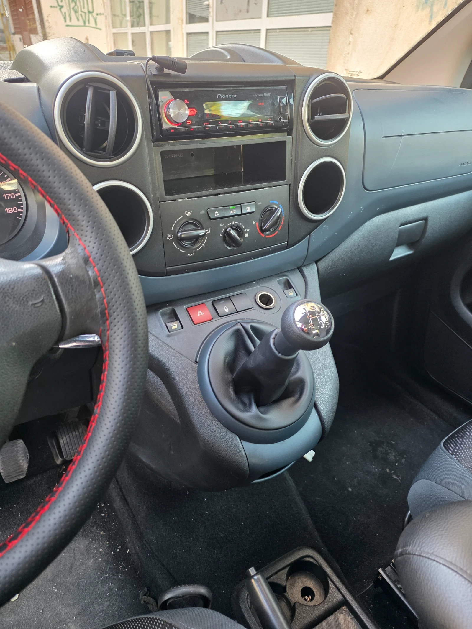 Peugeot Partner Partner, снимка 11 - Автомобили и джипове - 56065046