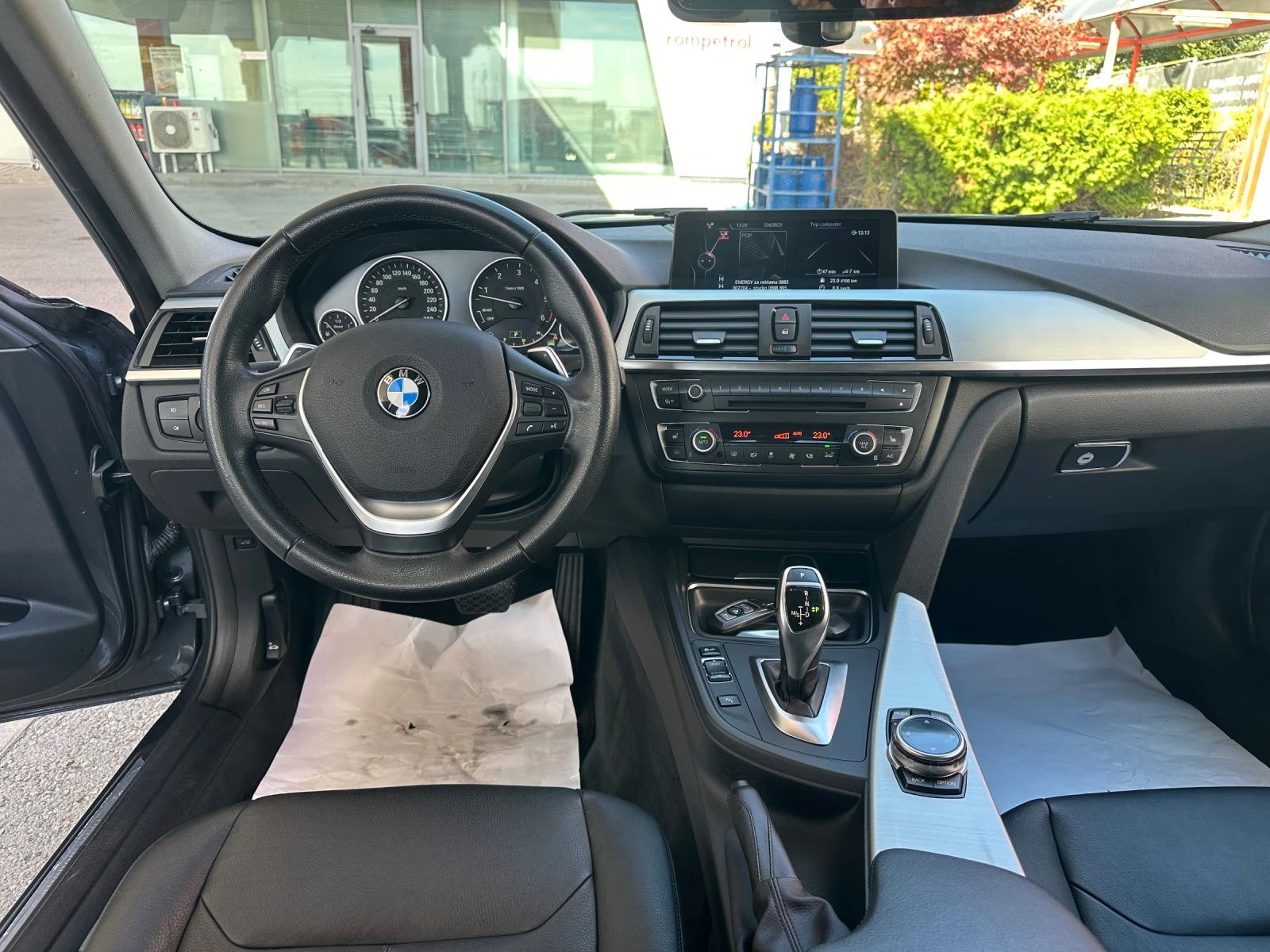 BMW 330 D xDrive , снимка 8 - Автомобили и джипове - 56373946