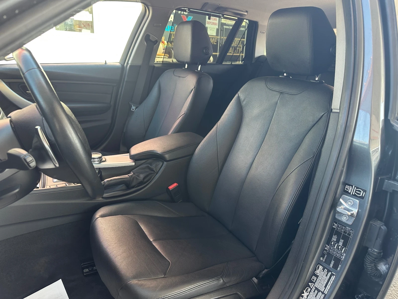 BMW 330 D xDrive , снимка 13 - Автомобили и джипове - 56373946