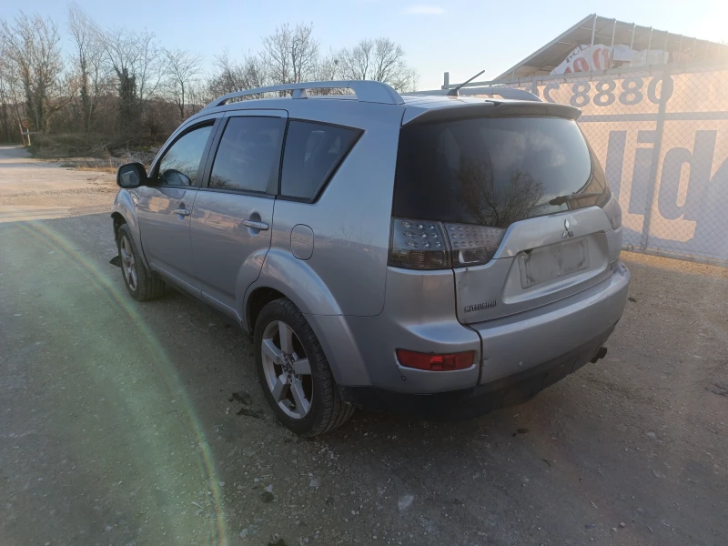 Mitsubishi Outlander 2.0 DI-D, снимка 5 - Автомобили и джипове - 50066869