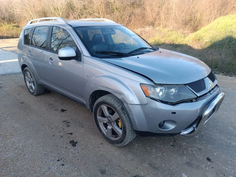 Mitsubishi Outlander 2.0 DI-D, снимка 3 - Автомобили и джипове - 50066869
