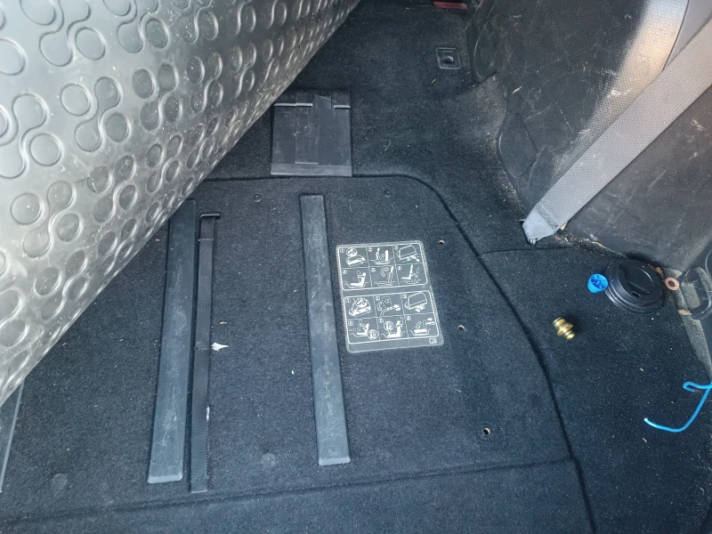 Mitsubishi Outlander 2.0 DI-D, снимка 11 - Автомобили и джипове - 50066869