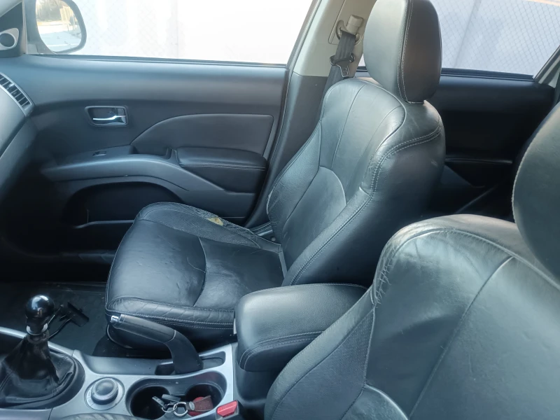 Mitsubishi Outlander 2.0 DI-D, снимка 7 - Автомобили и джипове - 50066869