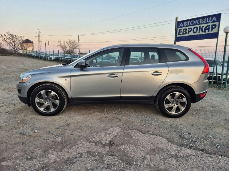 Volvo XC60 2.4d Автомат, снимка 2 - Автомобили и джипове - 49010706