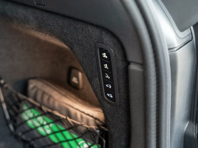 Volvo EX90 PLUS/SINGLE-MOTOR/277HP/360/PANO/AMBI/LED/174f, снимка 7 - Автомобили и джипове - 50656496