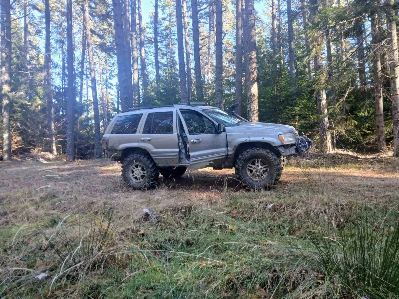 Jeep Grand cherokee, снимка 2 - Автомобили и джипове - 53136073