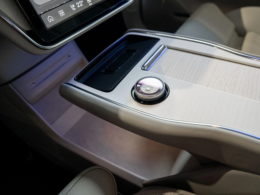 Volvo EX90 PLUS/SINGLE-MOTOR/277HP/360/PANO/AMBI/LED/174f | Mobile.bg   13