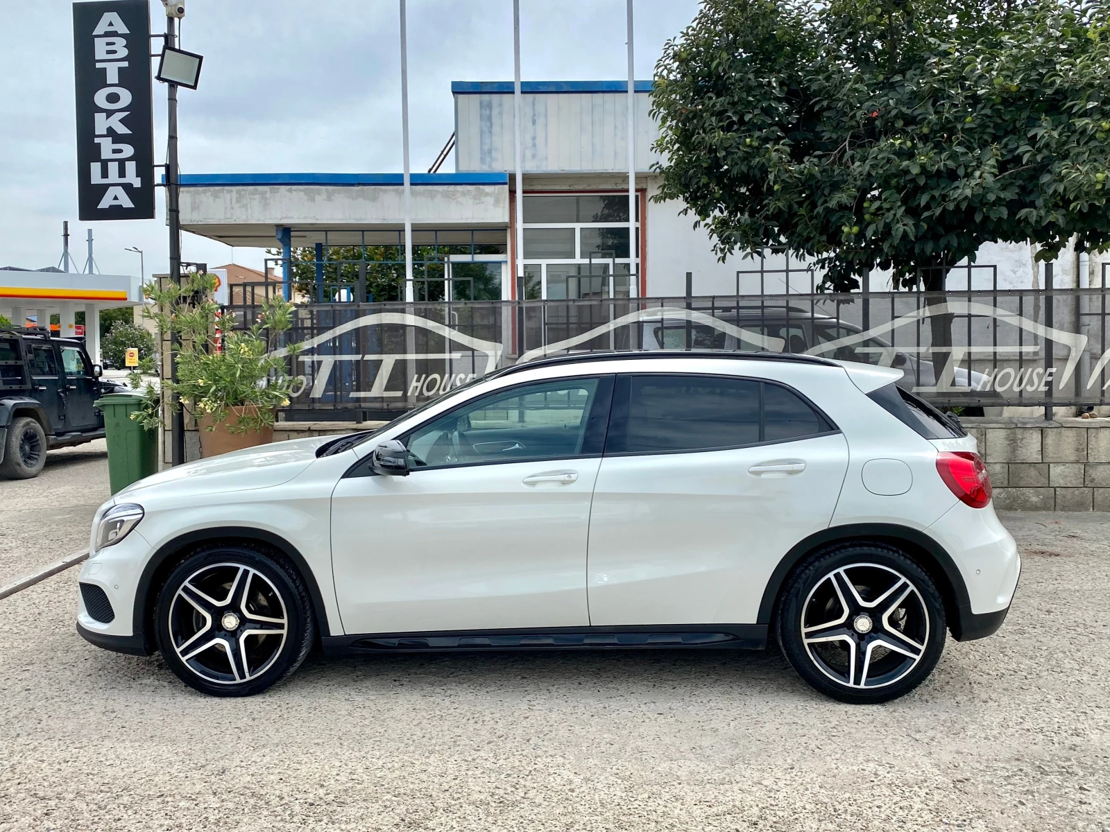 Mercedes-Benz GLA 220 AMG* Pano* Keyless GO* Harman/Kardon*  - изображение 5