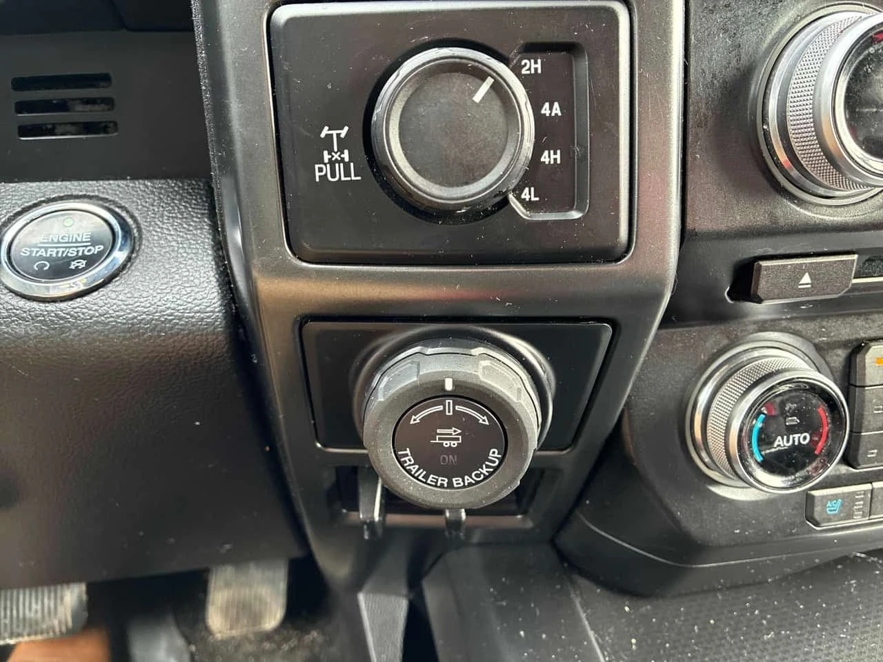 Ford F150 * 4WD SUPERCREW * ПОДГРЕВ* KEYLESS* NAVI* , снимка 13 - Автомобили и джипове - 53733794