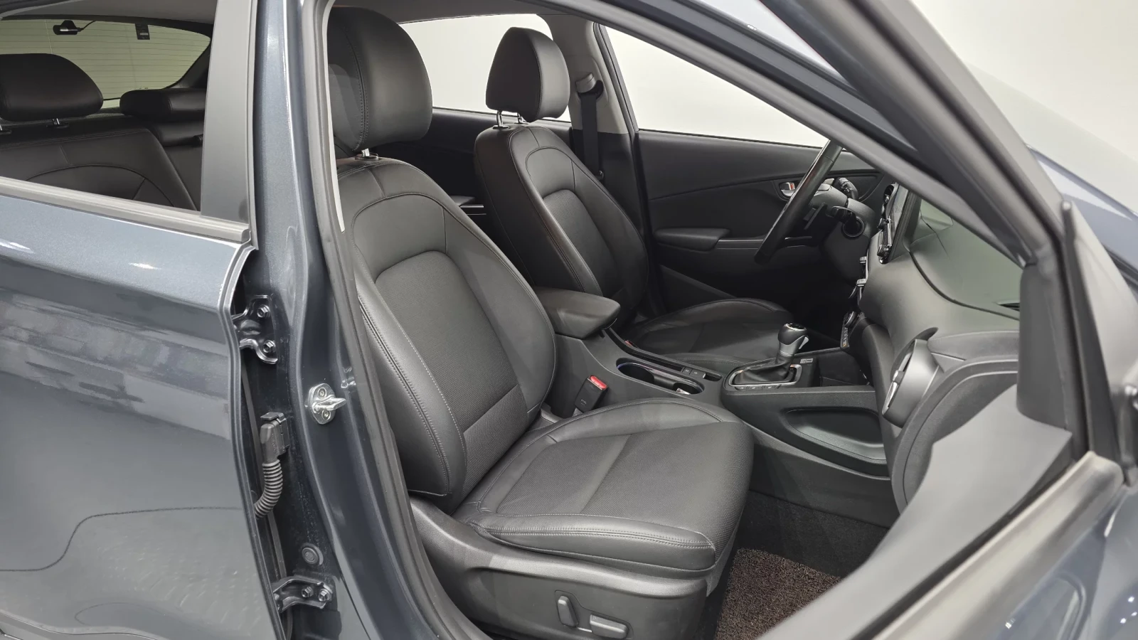 Hyundai Kona Hybrid подгрев* обдухване* , снимка 10 - Автомобили и джипове - 54699386
