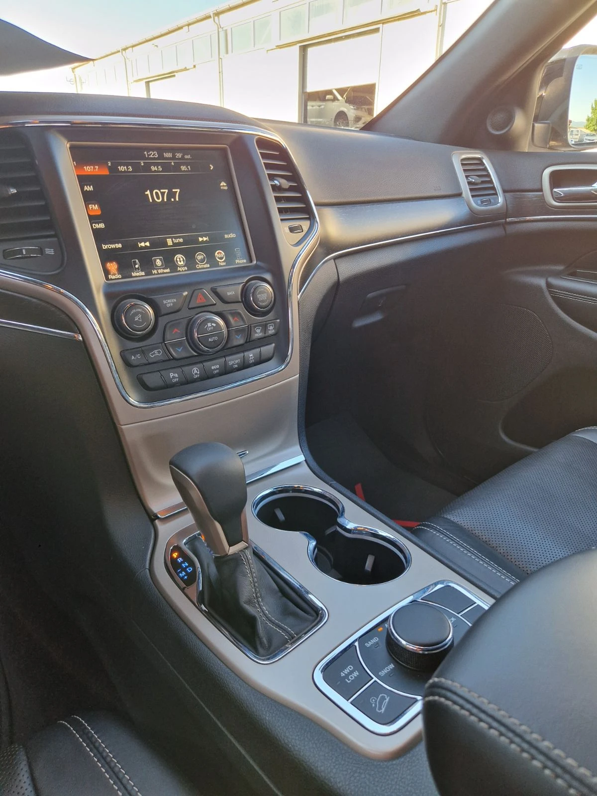 Jeep Grand cherokee 3.6 V6 FaceLift, снимка 15 - Автомобили и джипове - 55262625