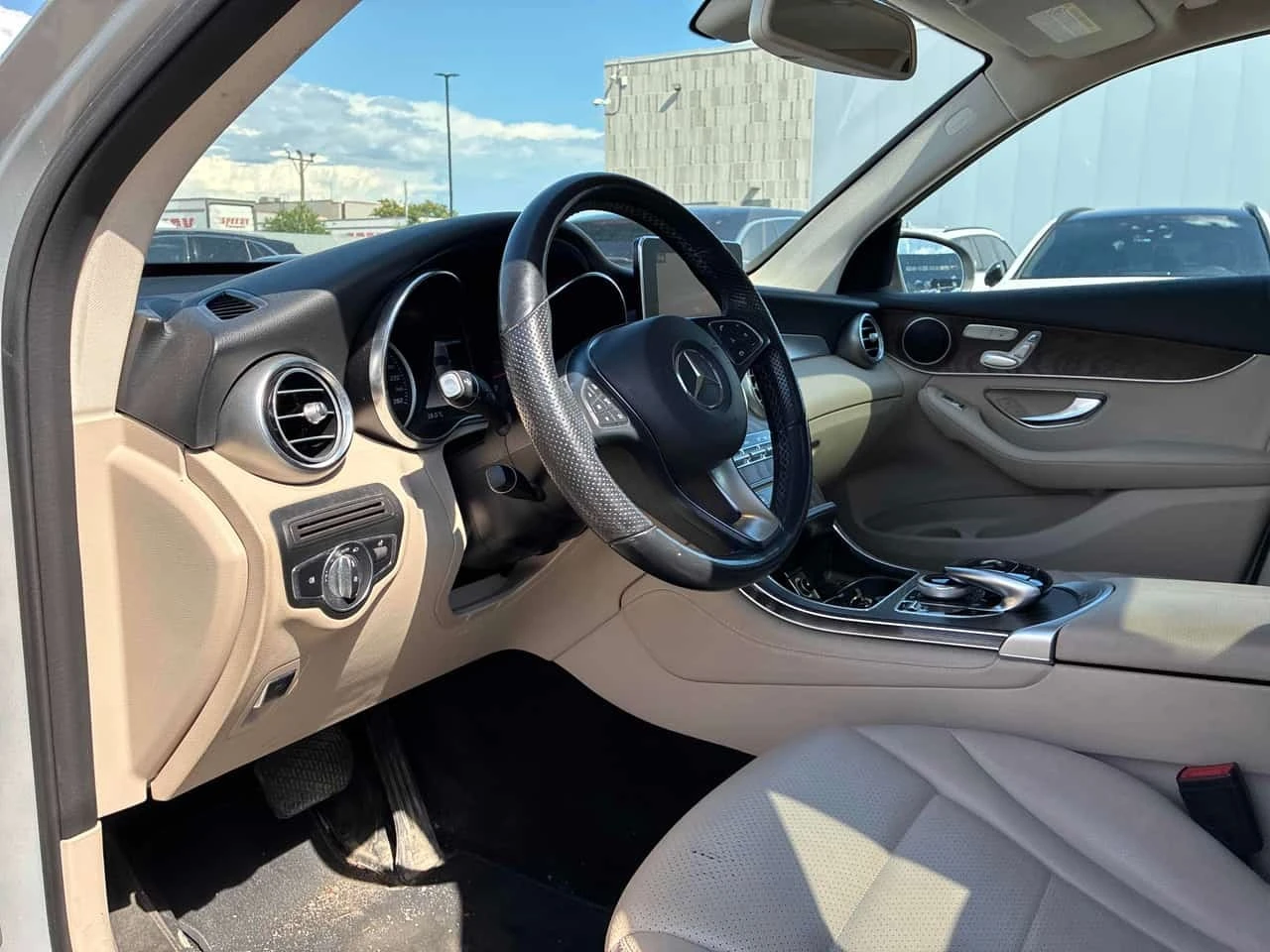 Mercedes-Benz GLC 300 4MATIC * ГЛАВНО ПРЕДСТАВИТЕЛСТВО НА MERCEDES* , снимка 7 - Автомобили и джипове - 55743761