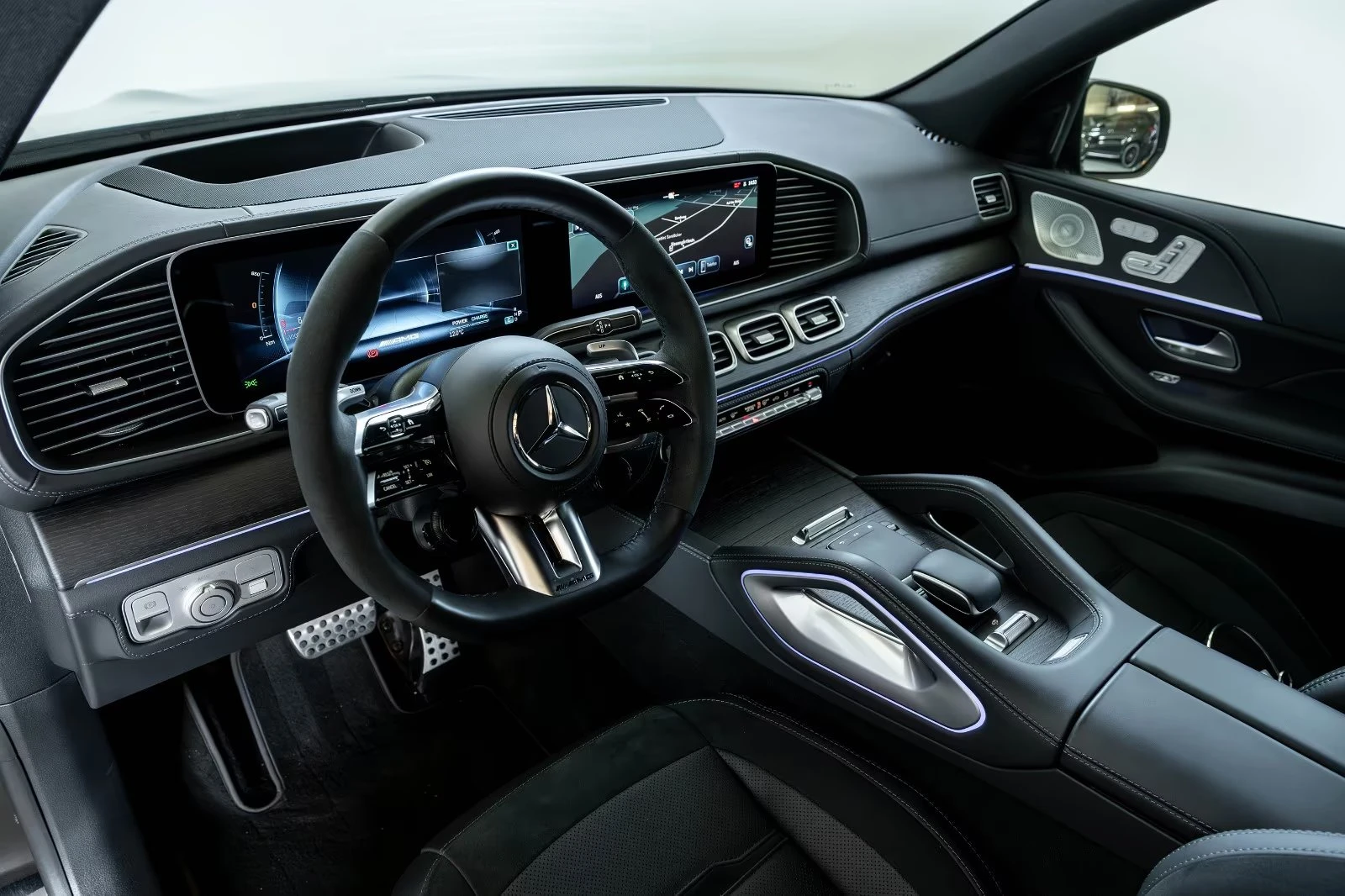 Mercedes-Benz GLE 63 S AMG 4M/ NIGHT/ BURM/ MULTIBEAM / HUD / 360 / EXCLUSIVE, снимка 11 - Автомобили и джипове - 55767974