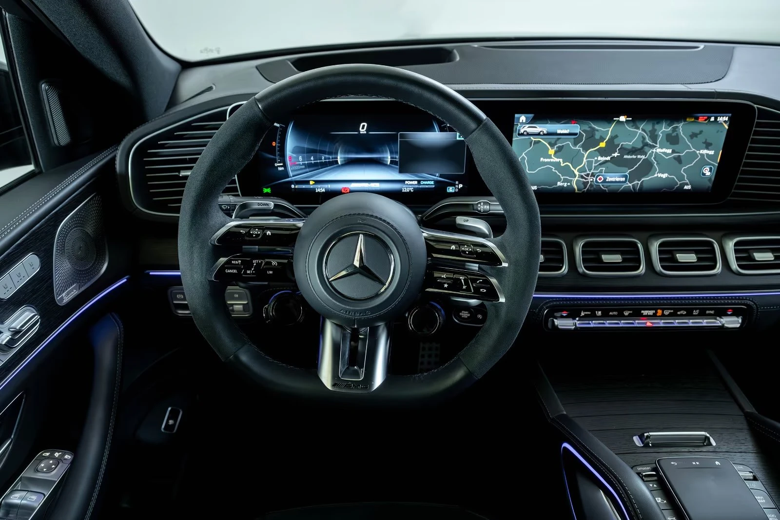Mercedes-Benz GLE 63 S AMG 4M/ NIGHT/ BURM/ MULTIBEAM / HUD / 360 / EXCLUSIVE, снимка 14 - Автомобили и джипове - 55767974
