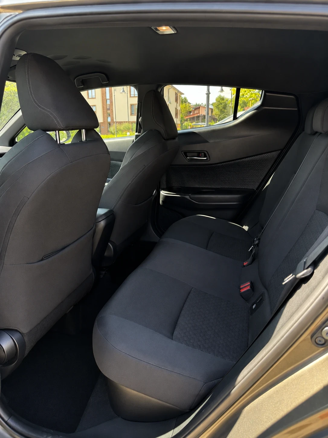 Toyota C-HR, снимка 4 - Автомобили и джипове - 55920156