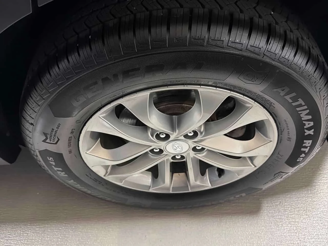 Hyundai Santa fe * Essential * АВТОКРЕДИТ * ОТ ПРЕДСТАВИТЕЛСТВО, снимка 7 - Автомобили и джипове - 56180175
