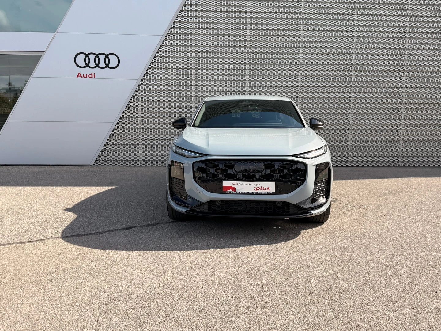 Audi Q3, снимка 2 - Автомобили и джипове - 56422851