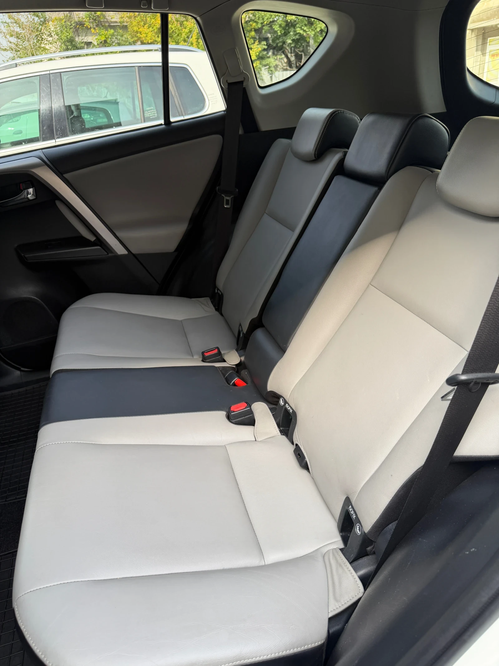 Toyota Rav4, снимка 10 - Автомобили и джипове - 56413845