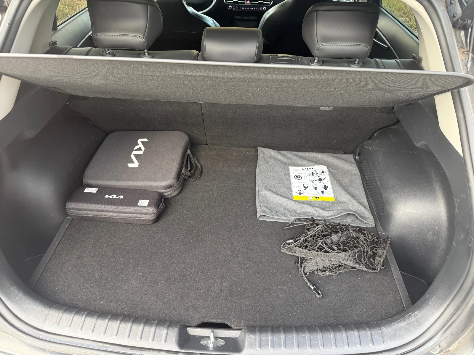 Kia Niro 97, 8% SoH | Термопомпа | Inspiration , снимка 13 - Автомобили и джипове - 56705701