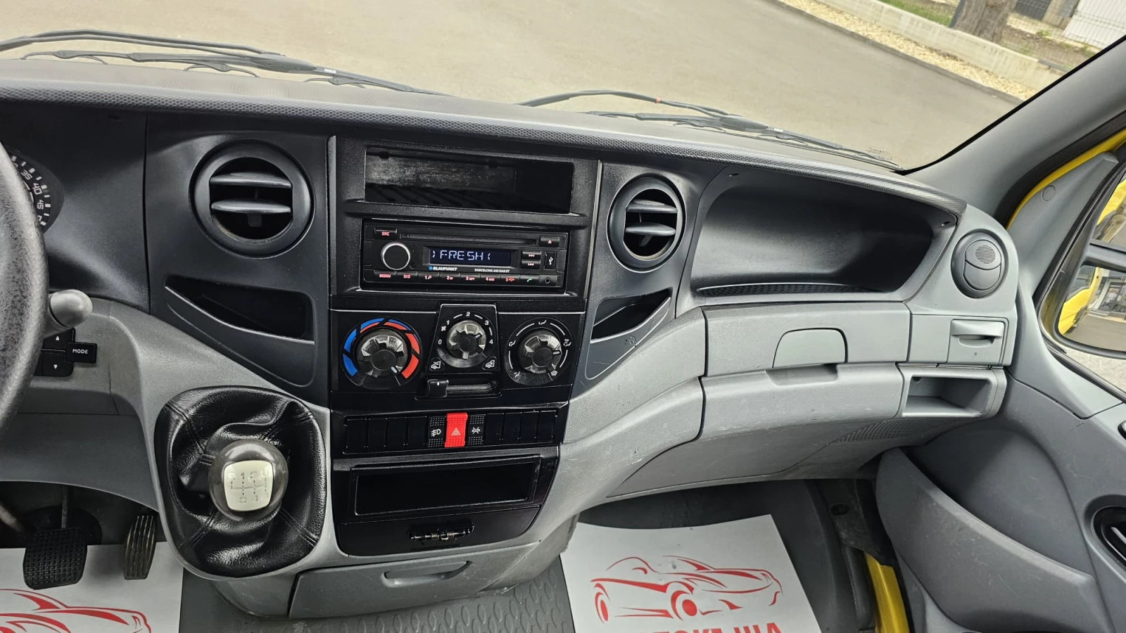 Iveco Daily 35C15 3.0D 6SP CH-ТРИСТРАННО РАЗ.-ЛИЗИНГ-ГАРАНЦИЯ - изображение 10